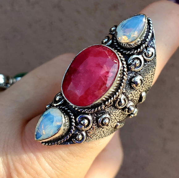 New Kashmir Ruby & Milky Opal 925 Silver Statement Ring. - Picture 2 of 9